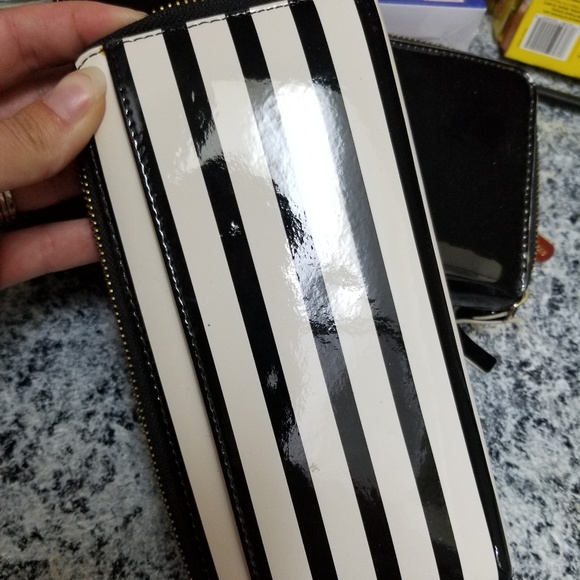 Kate Spade wallet - Picture 3 of 3